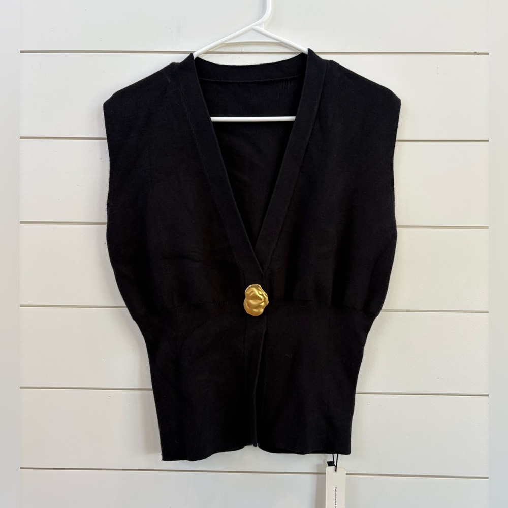 Commense Black Sleeveless Cardigan with Gold Button